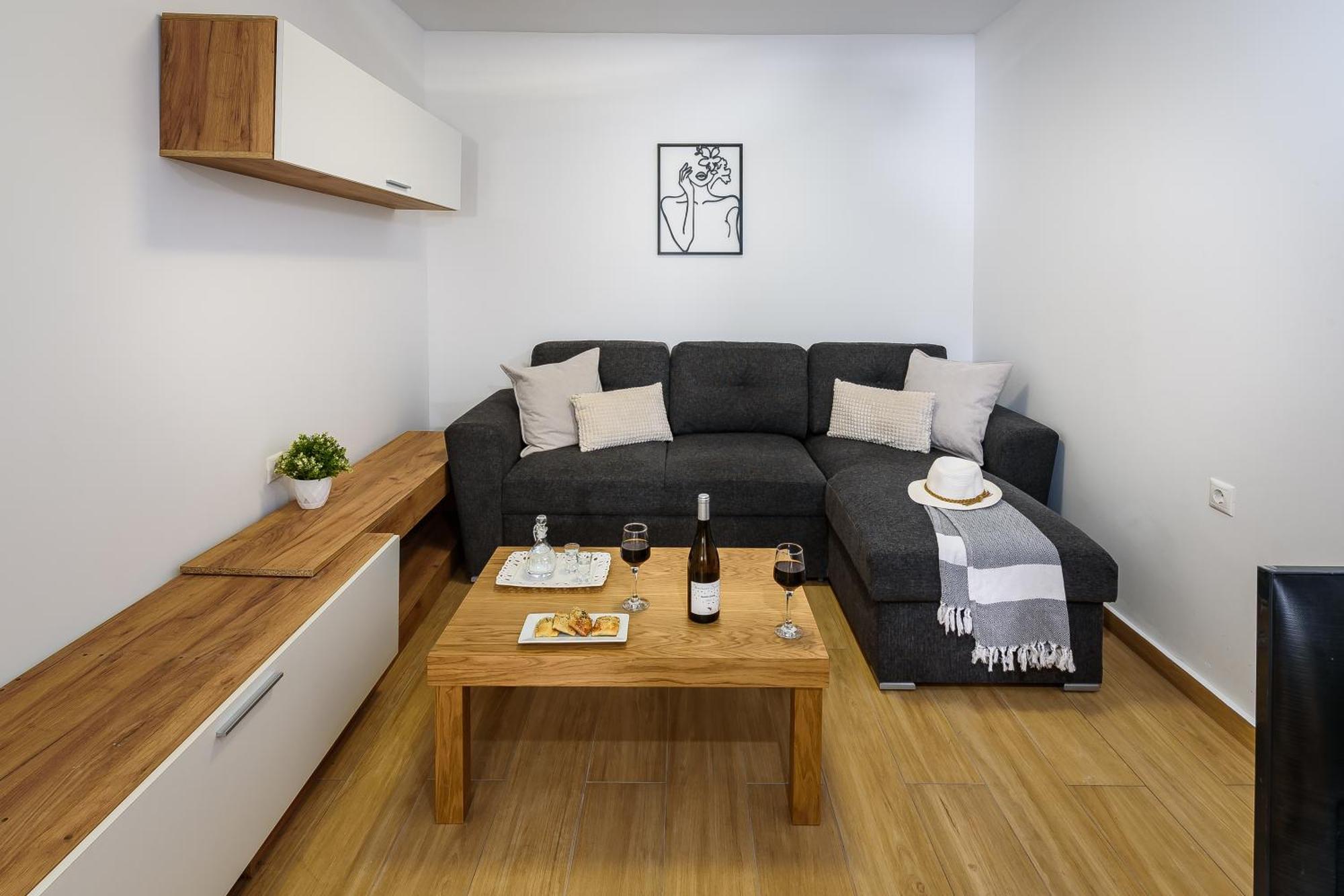 Nicolas Urban Comfort Living Apartment Souda